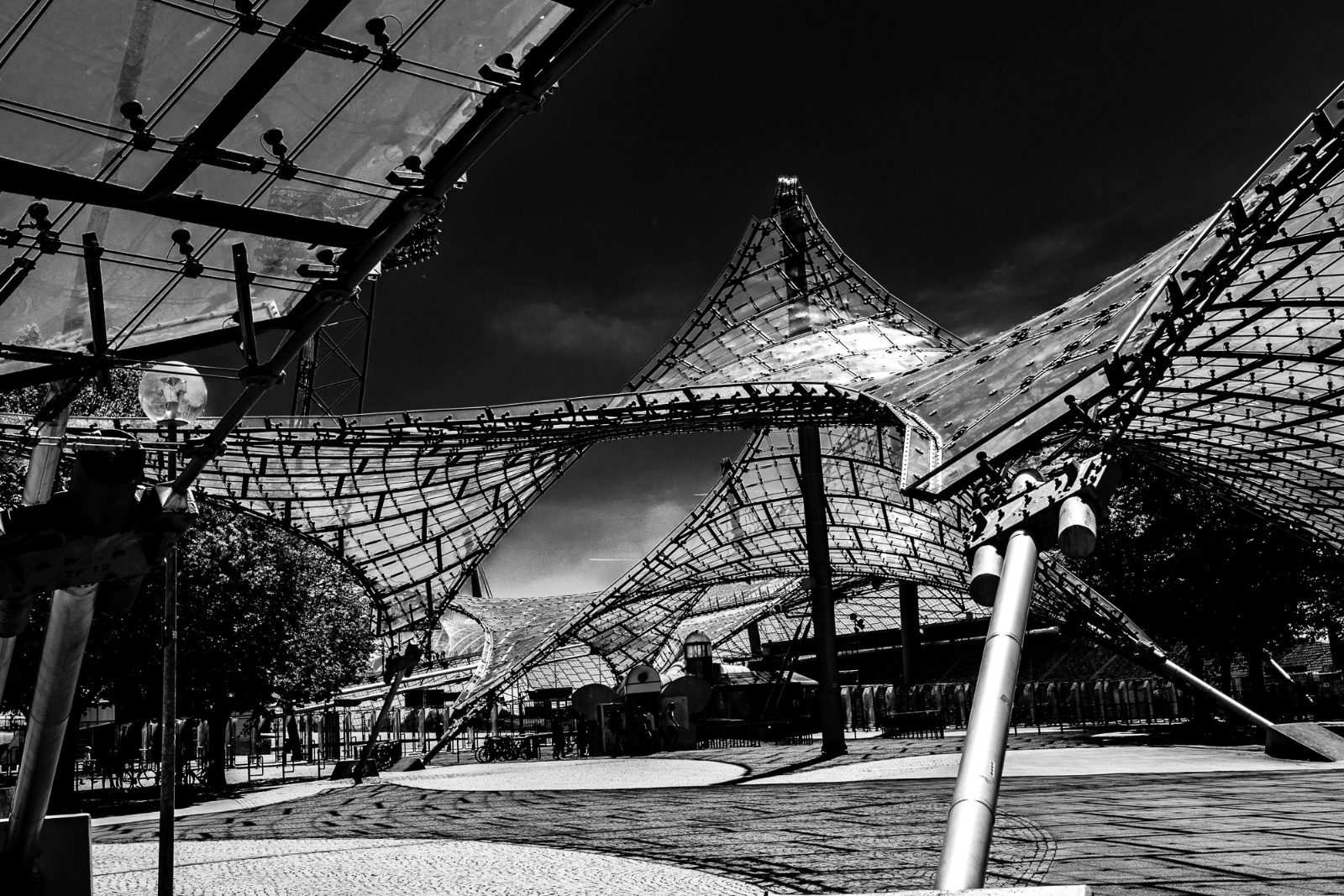 4 Zwischen den Zelten